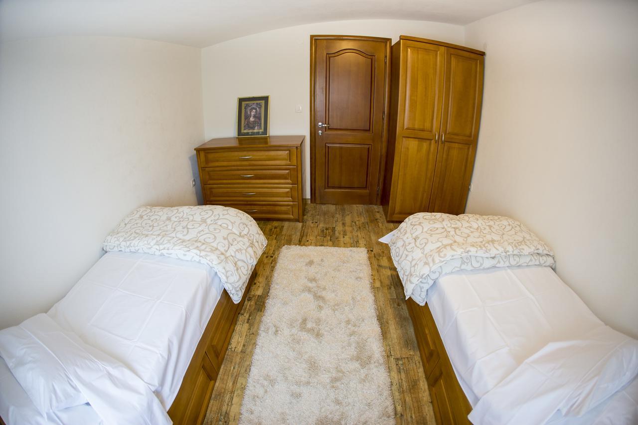 Lux Apartments Fabris Kotor Exterior photo